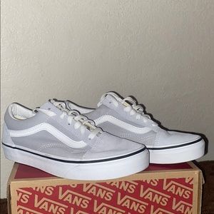 Old Skool Vans in a cute light gray